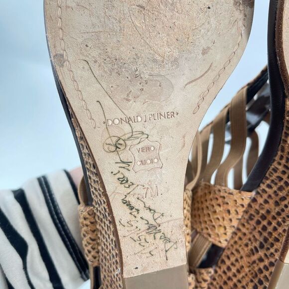 Donald J. Pliner SIGNED Deena Wedge Sandals Size 7 EUC AUTOGRAPHED - Picture 6 of 16